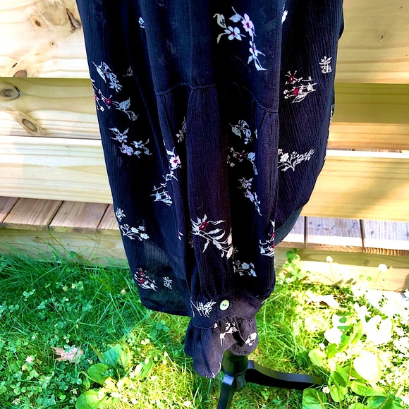 J. Jill Black Ruffle Blouse Size MP - Picture 5 of 10